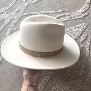 Lack of Color hat brand new Sz. S